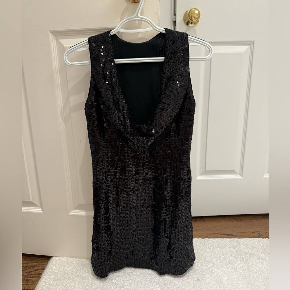 Alice + Olivia Kamryn Black Sequin Cowl Back Mini Dress - Picture 5 of 7
